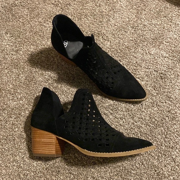 Black suede cut out booties - Picture 1 of 4